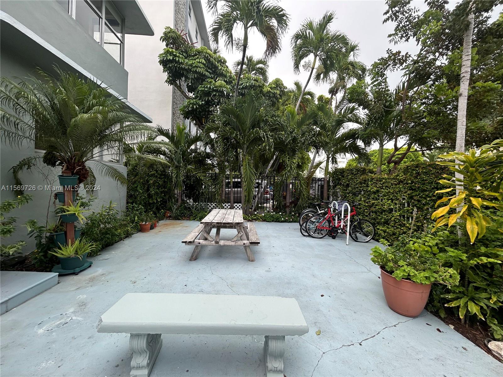 900 Jefferson Ave # 9