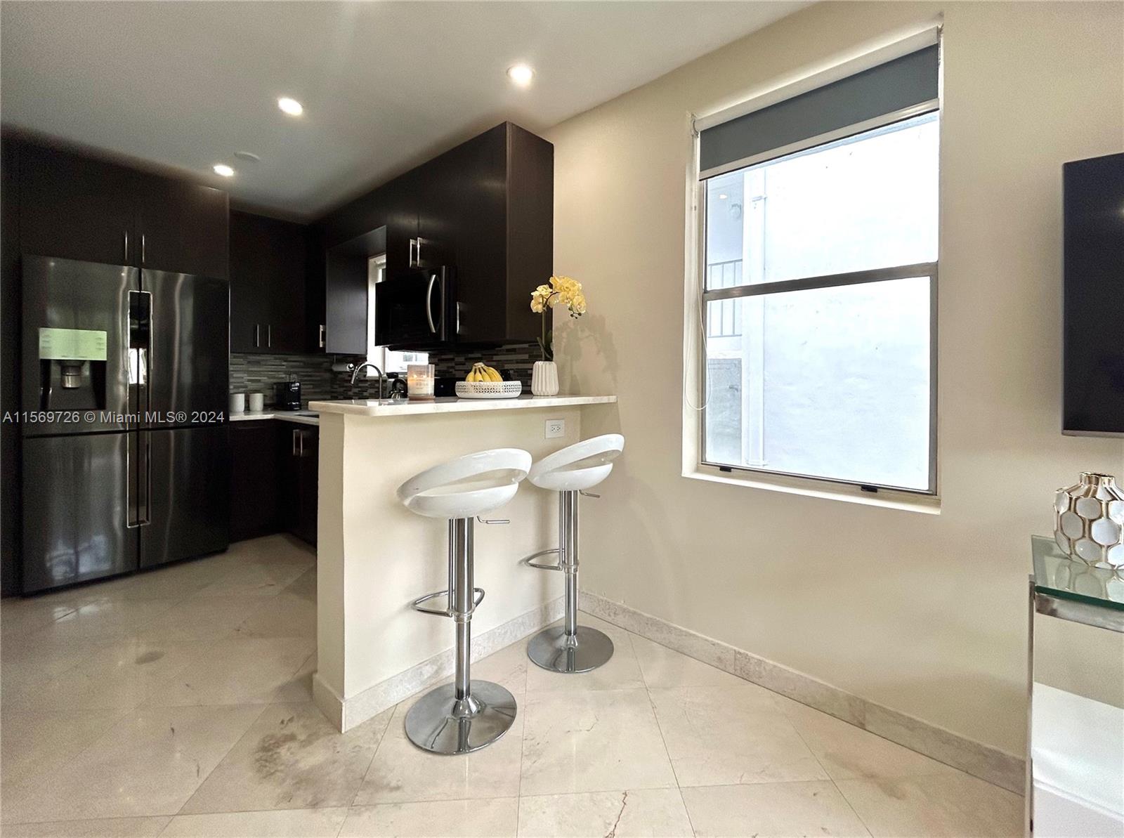 900 Jefferson Ave # 9