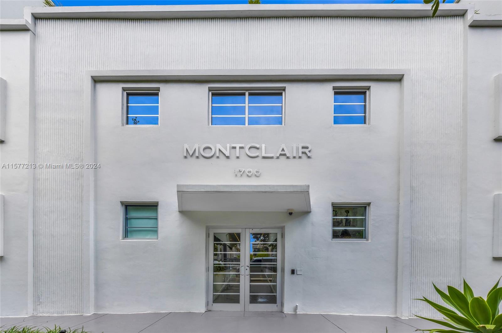1700 Meridian Ave # 301