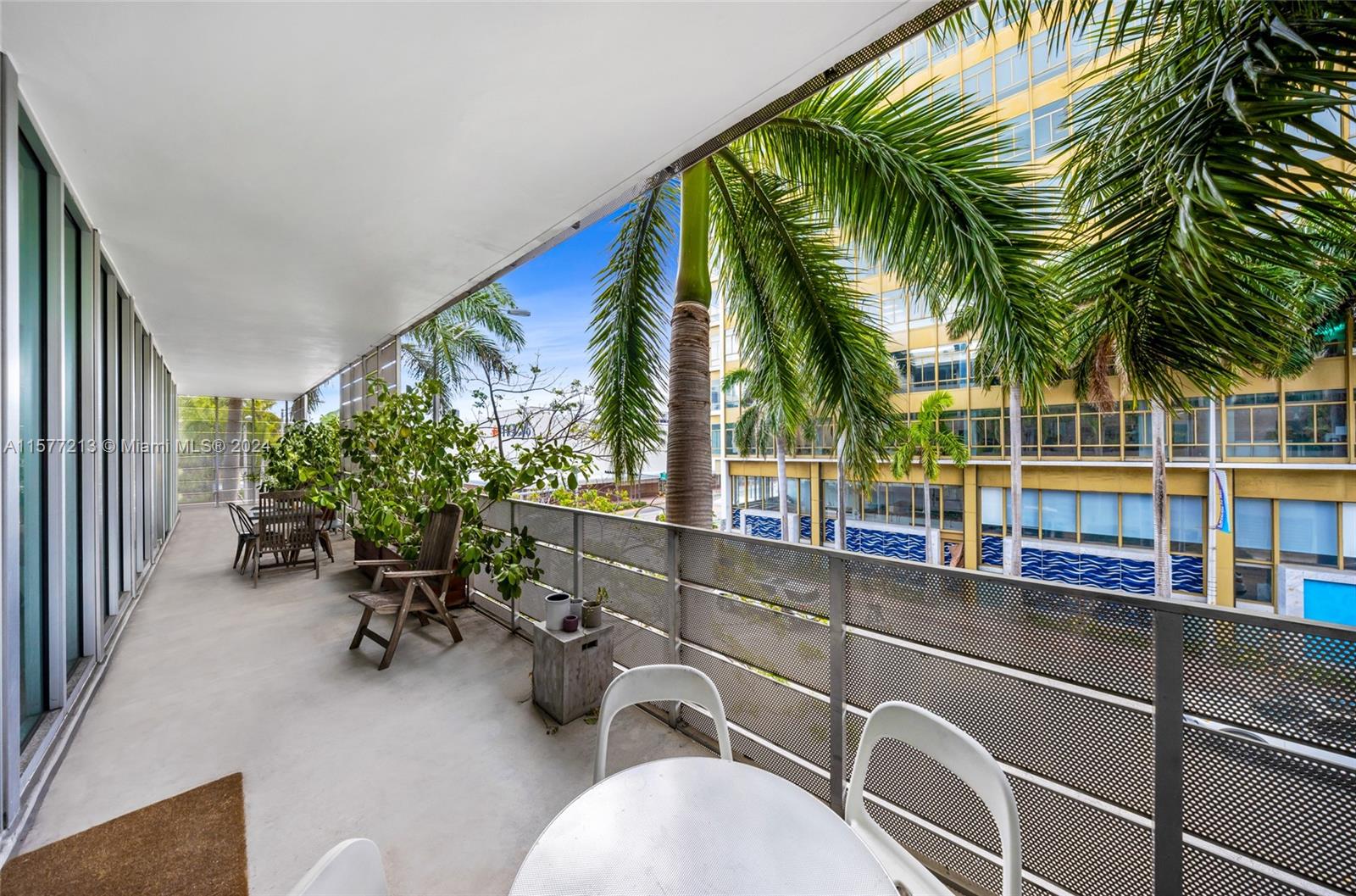 1700 Meridian Ave # 301