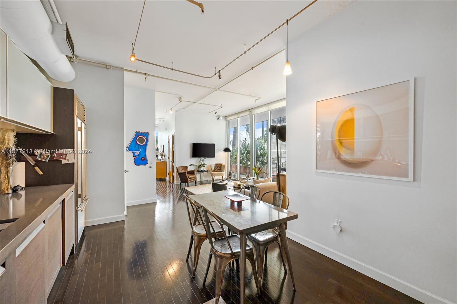 1700 Meridian Ave # 301