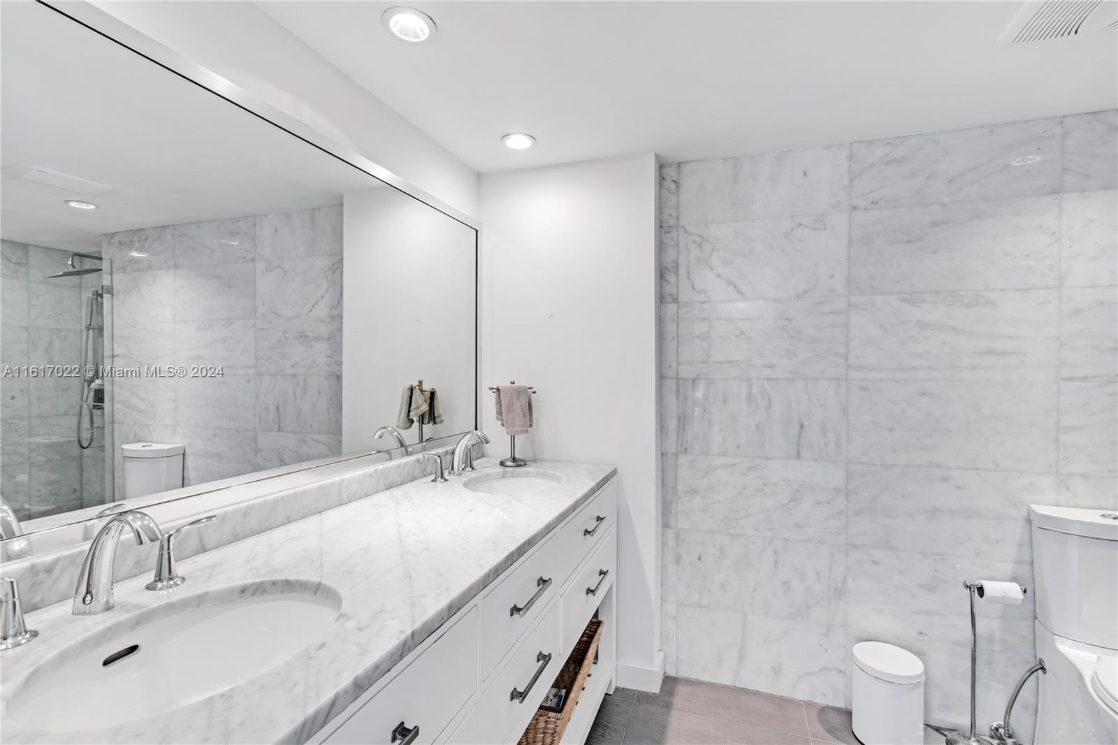 10275 Collins Ave # 310