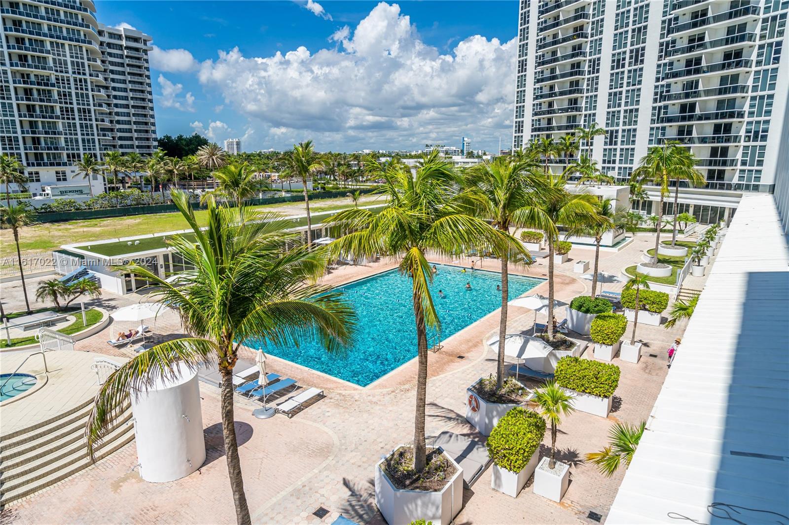 10275 Collins Ave # 310