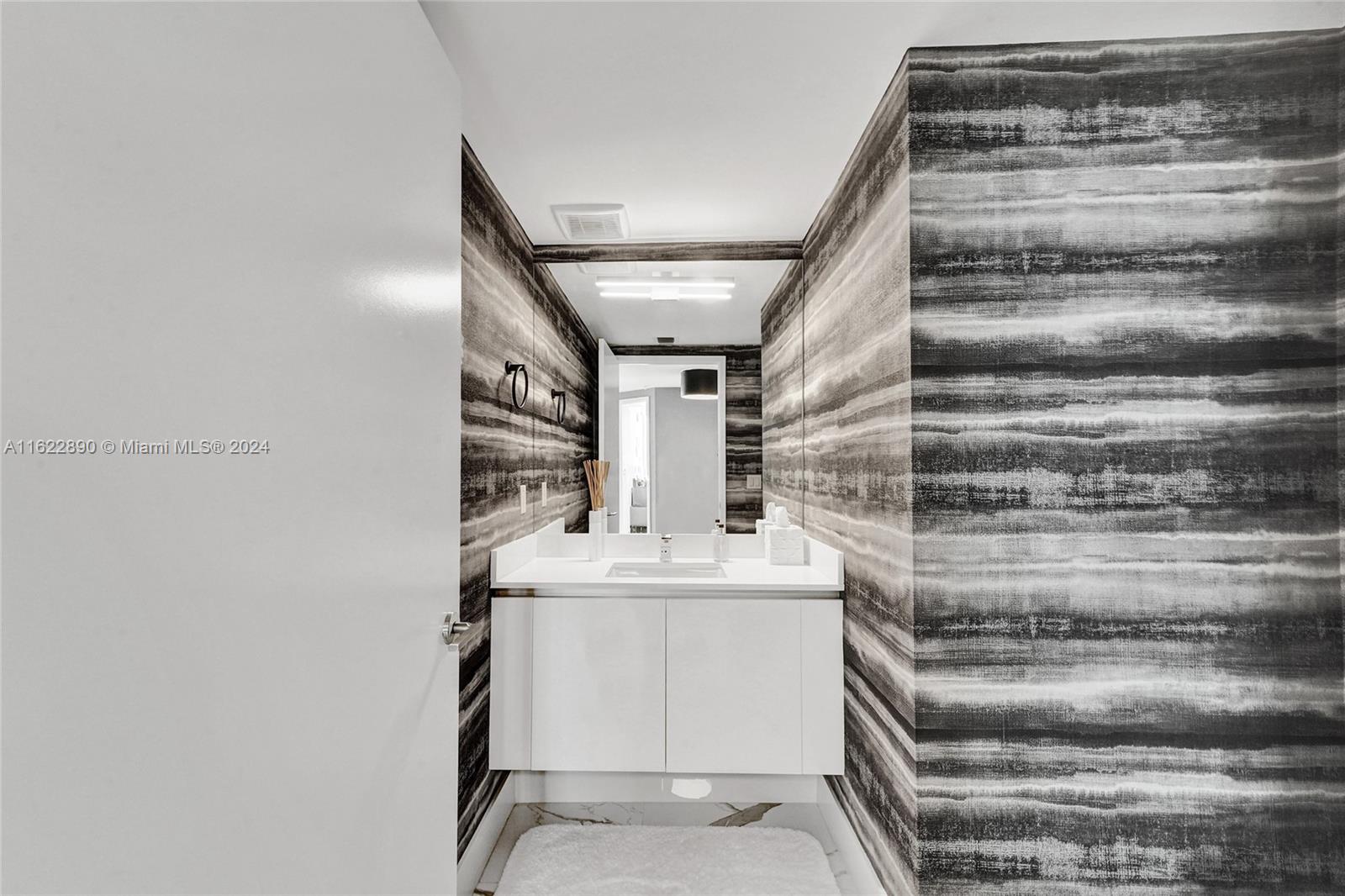 330 Sunny Isles Blvd # 2101 Unit: 5-2101