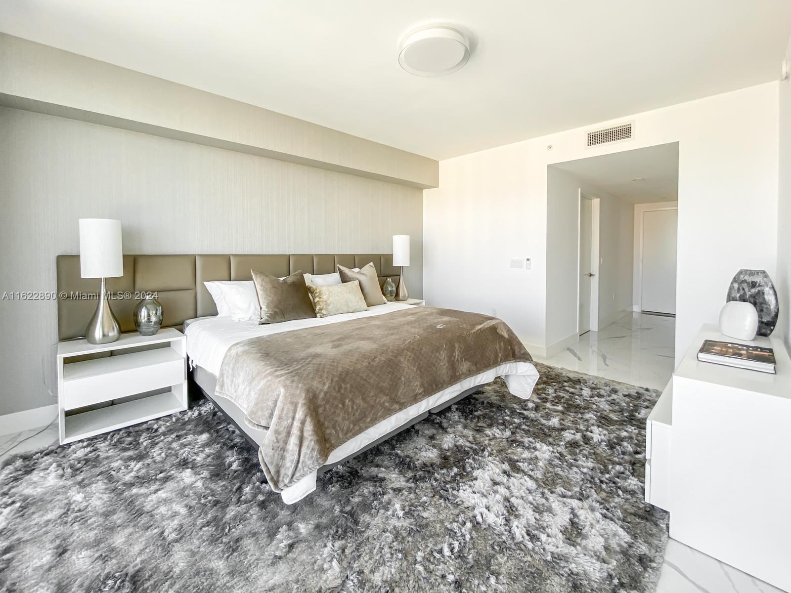 330 Sunny Isles Blvd # 2101 Unit: 5-2101