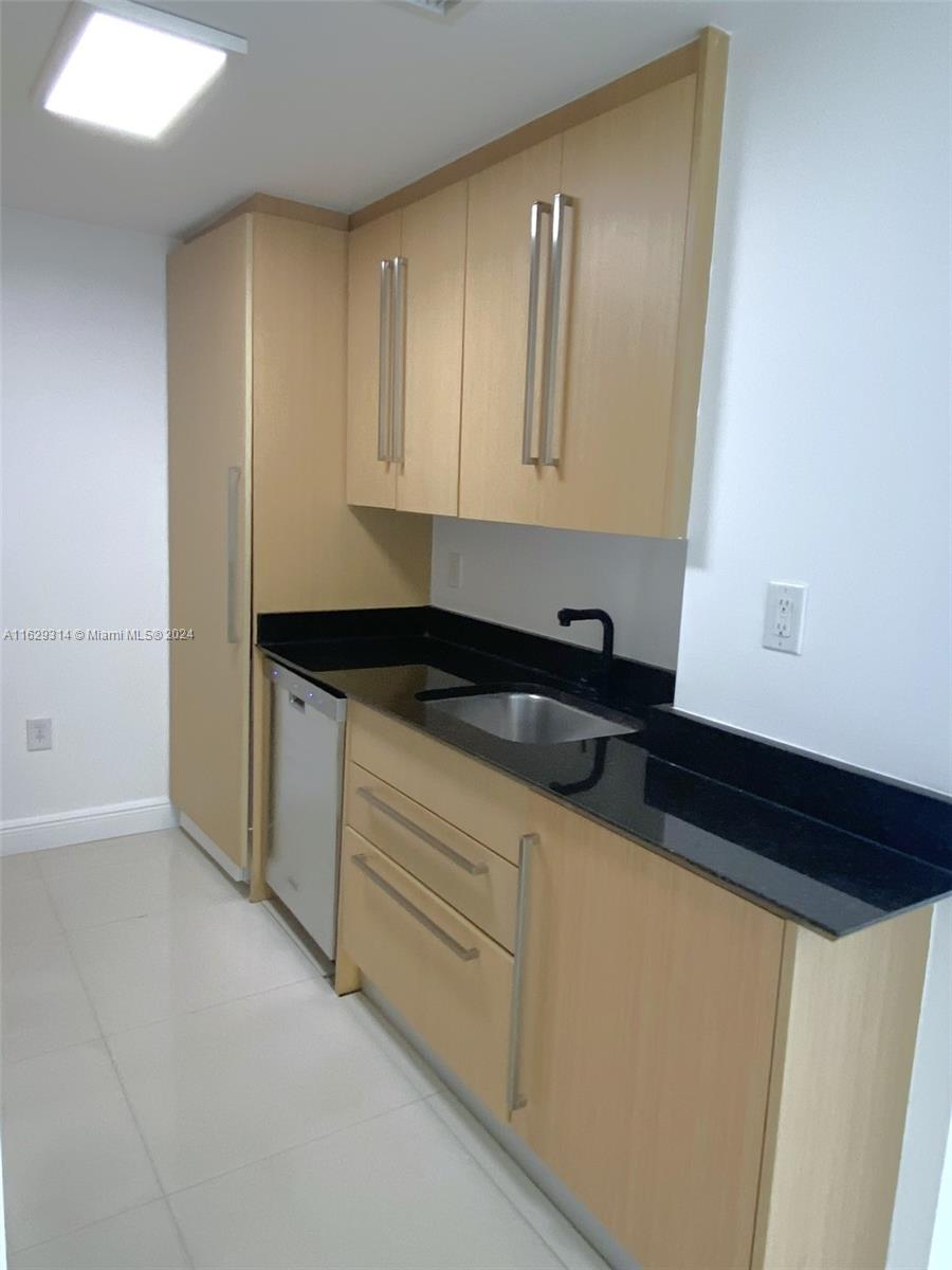 10275 Collins Ave # 1223