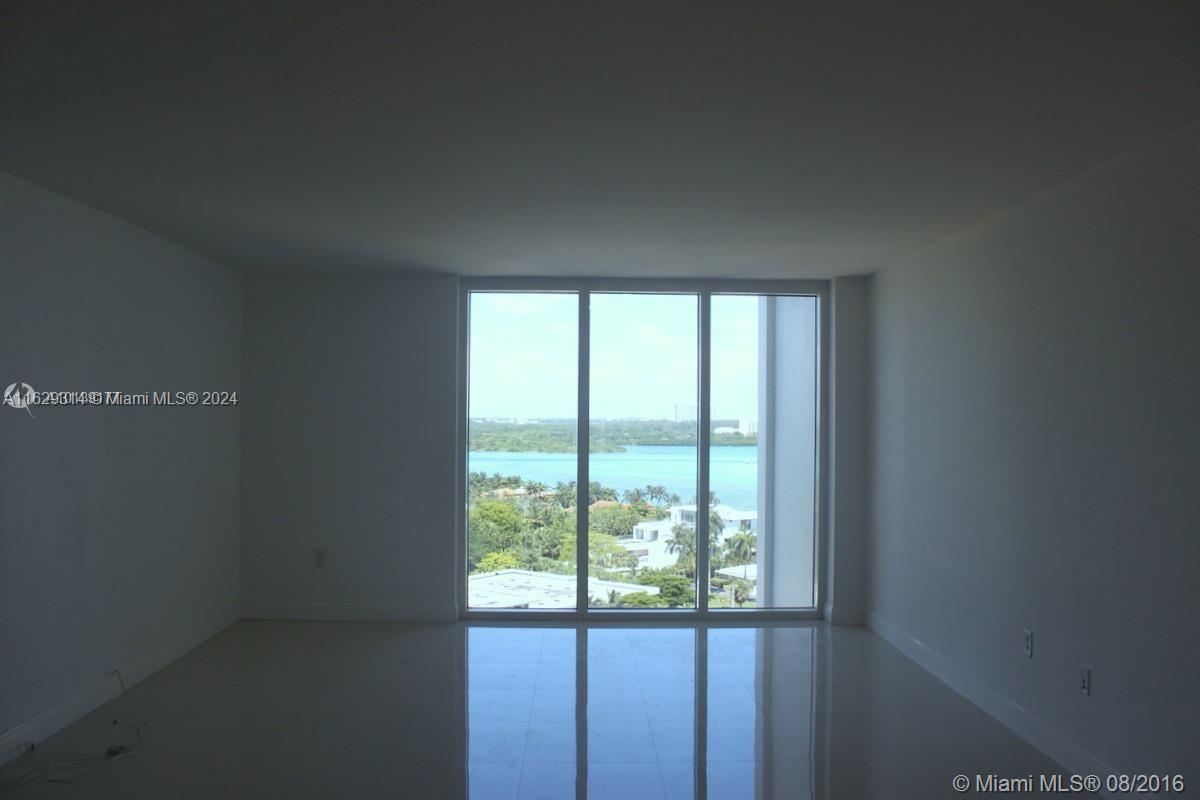 10275 Collins Ave # 1223