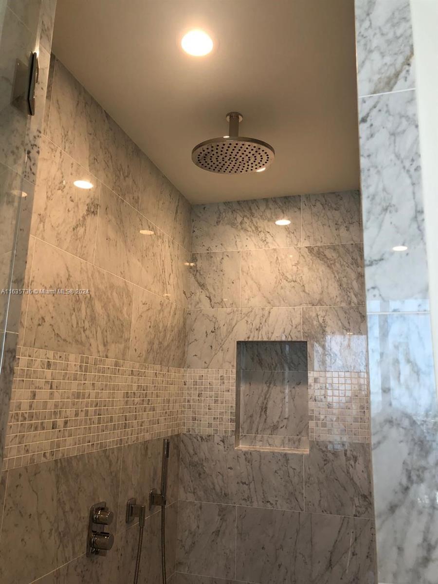 1000 Brickell Plz Unit: PH5705