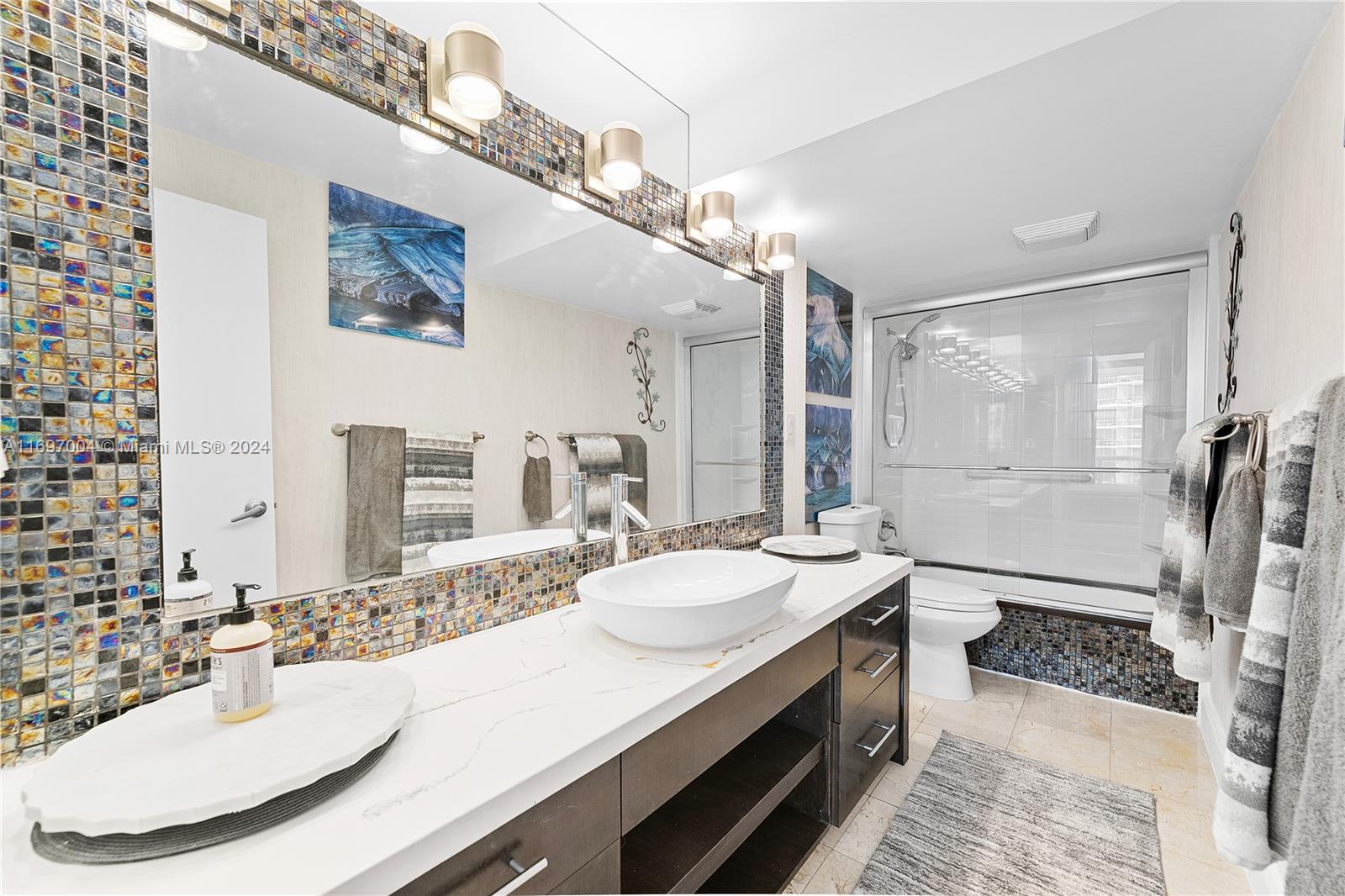 10275 Collins Ave # 807