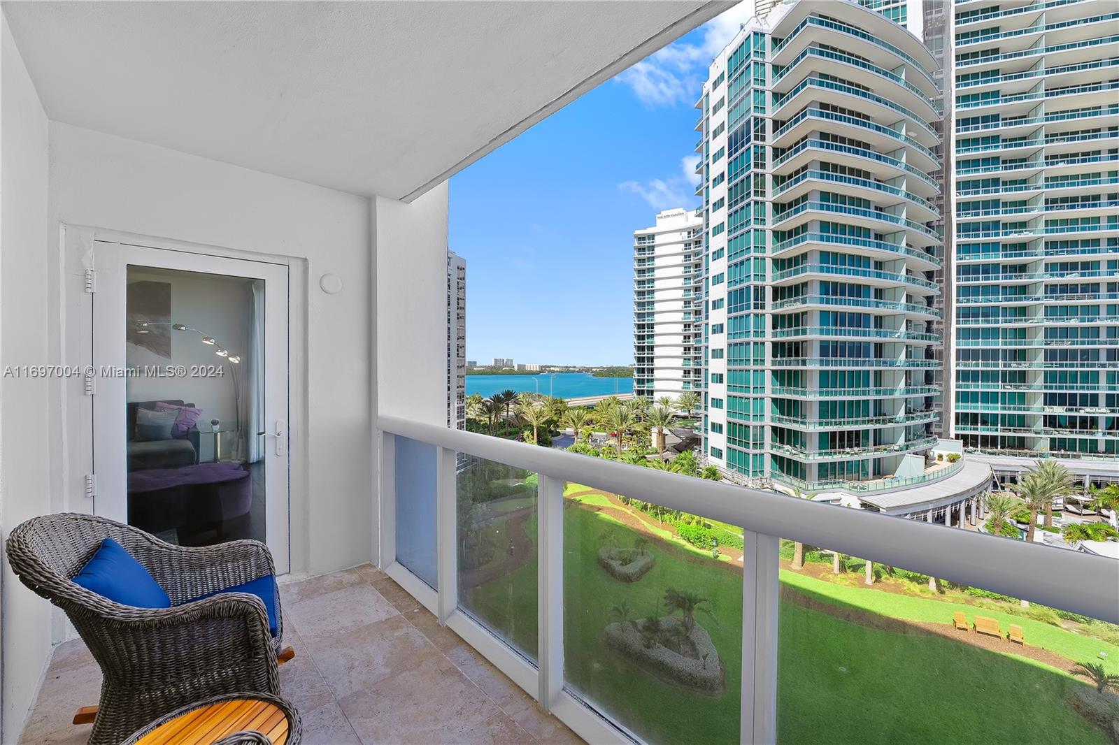 10275 Collins Ave # 807