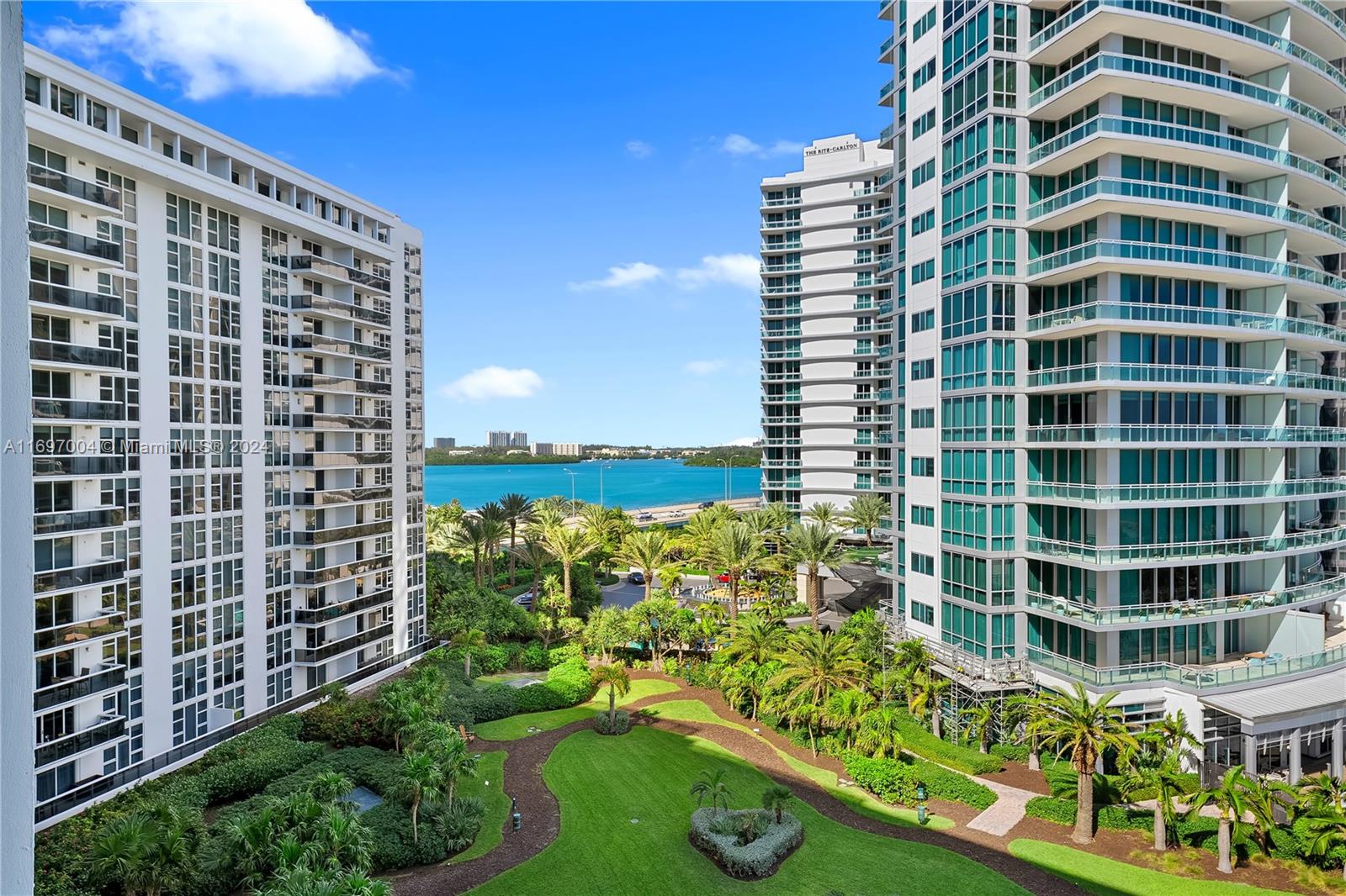 10275 Collins Ave # 807