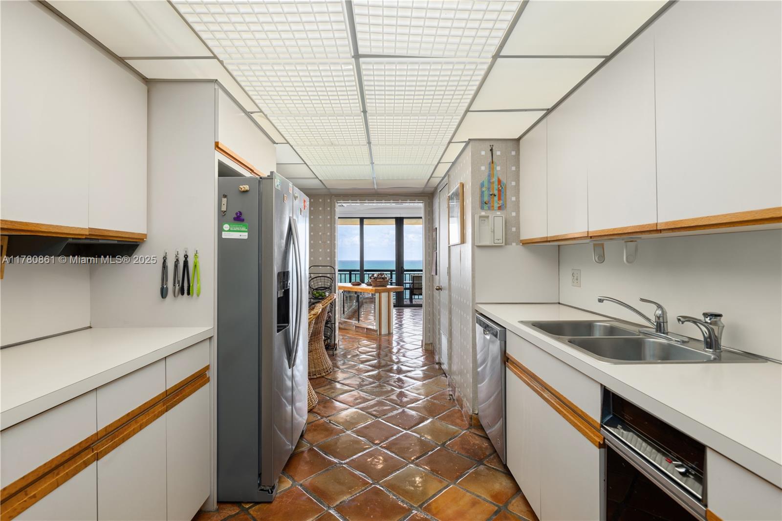 10175 Collins Ave # 1402