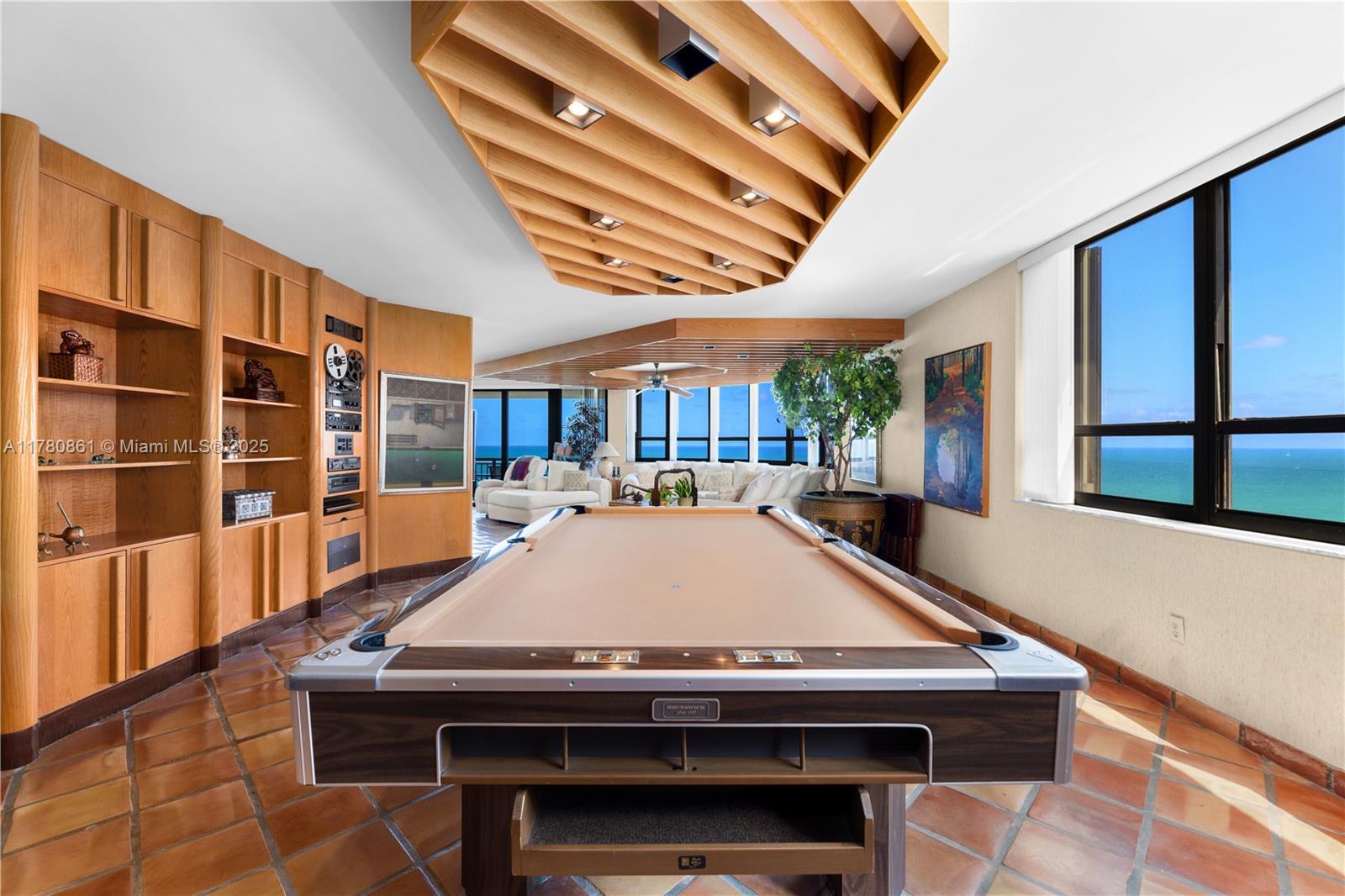 10175 Collins Ave # 1402