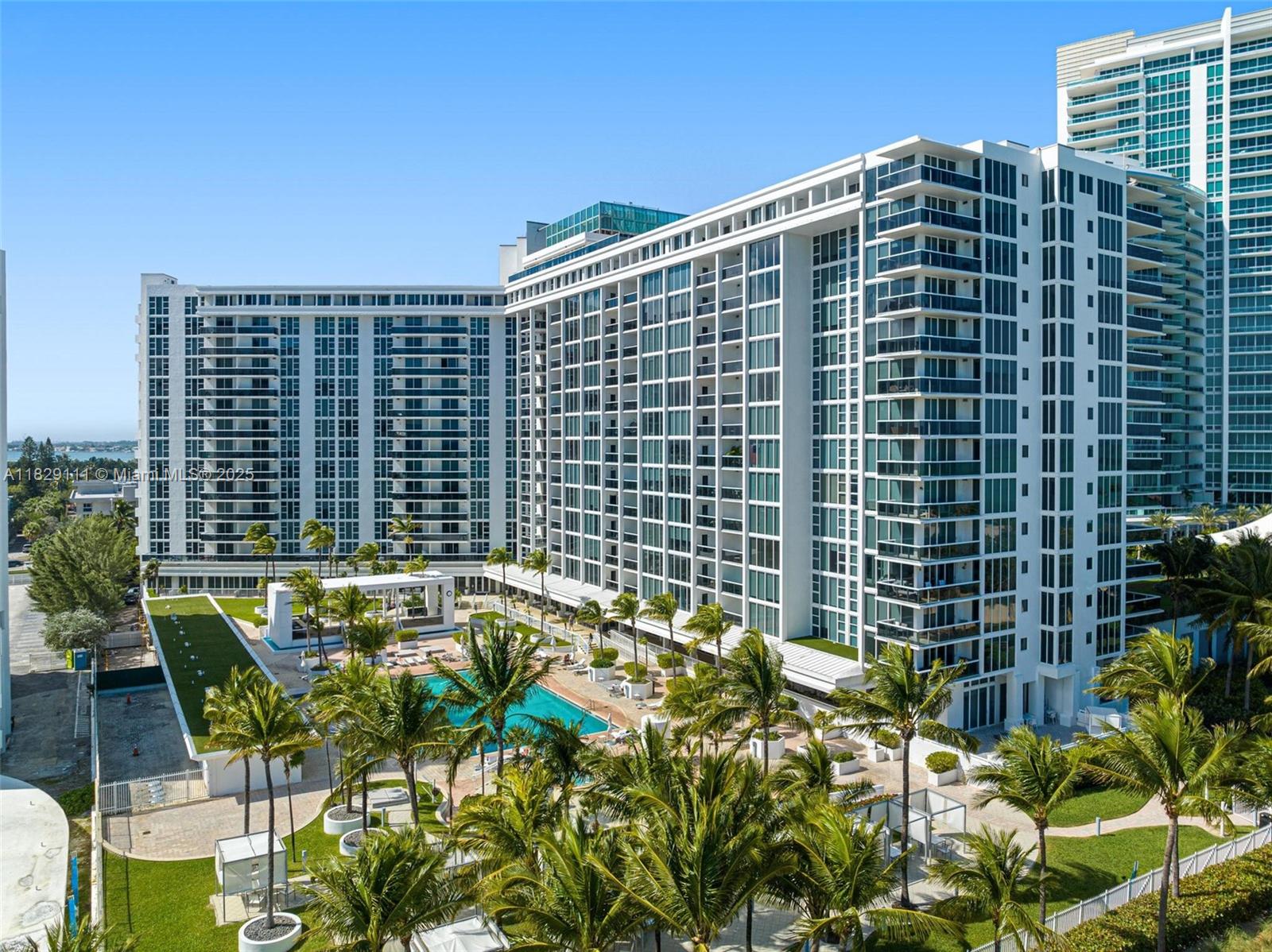 10275 Collins Ave # 1035