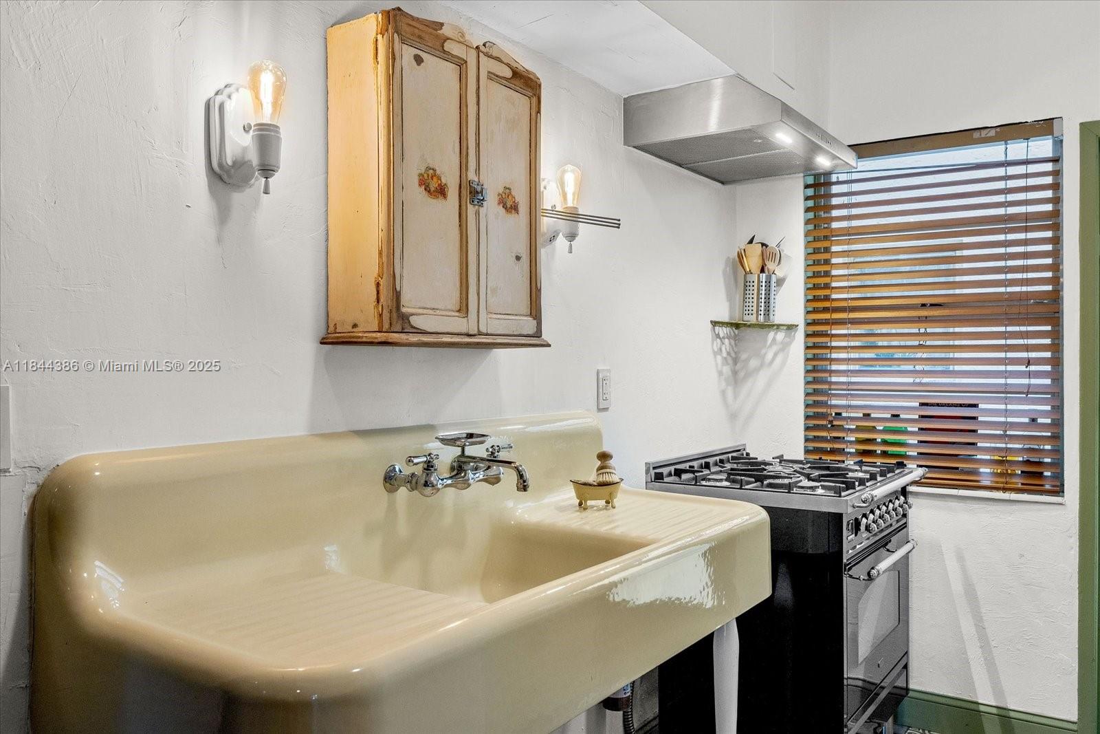 1325 Meridian Ave # 1