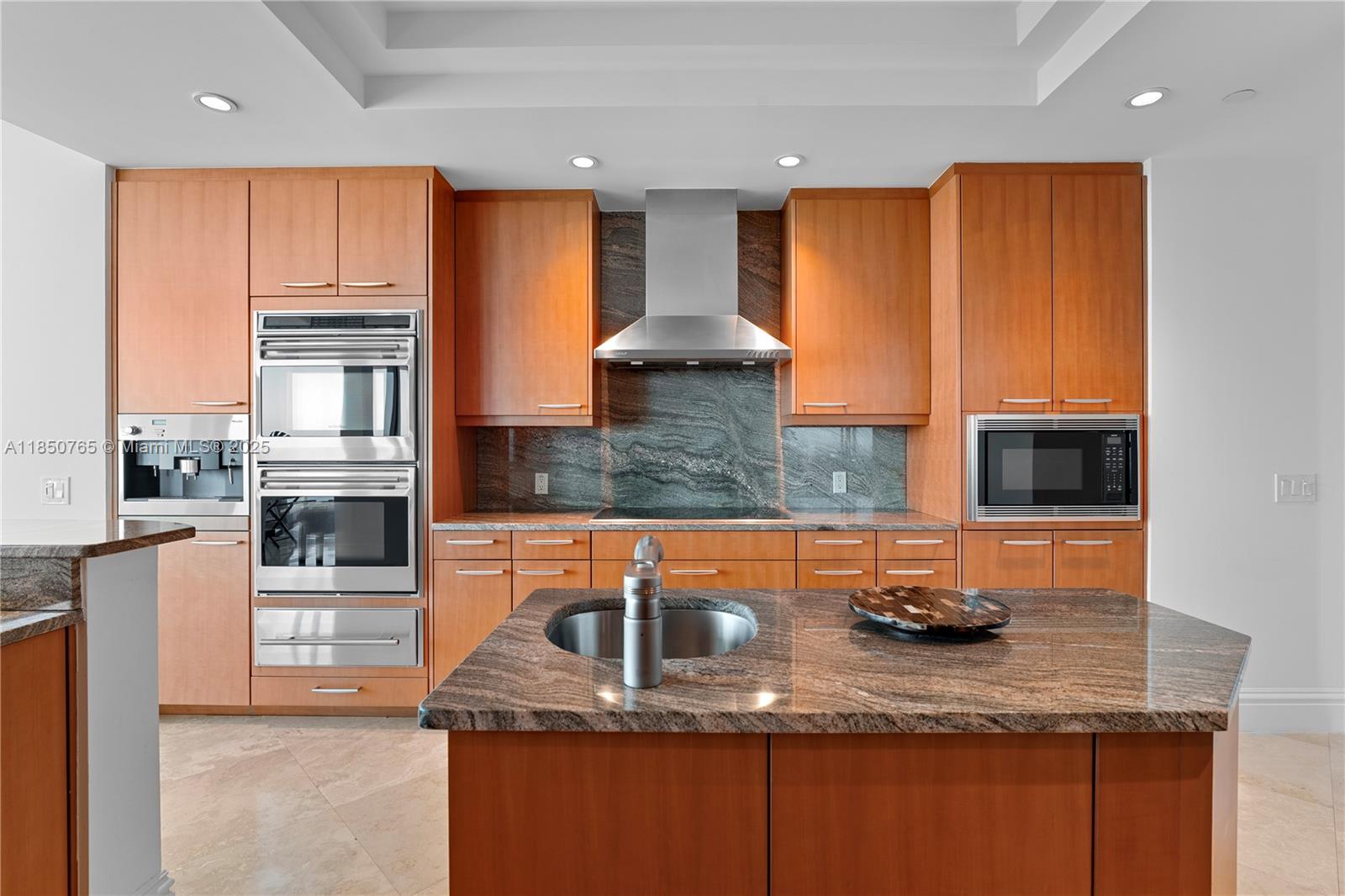 10295 Collins Ave # 1708