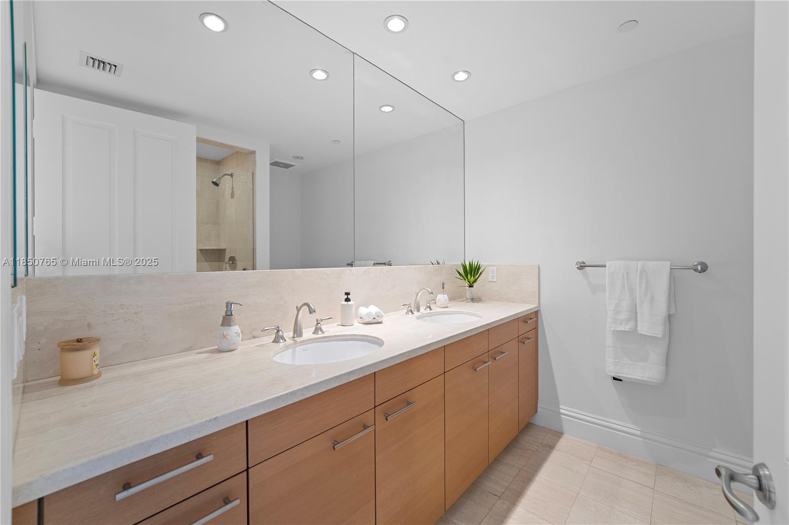 10295 Collins Ave # 1708