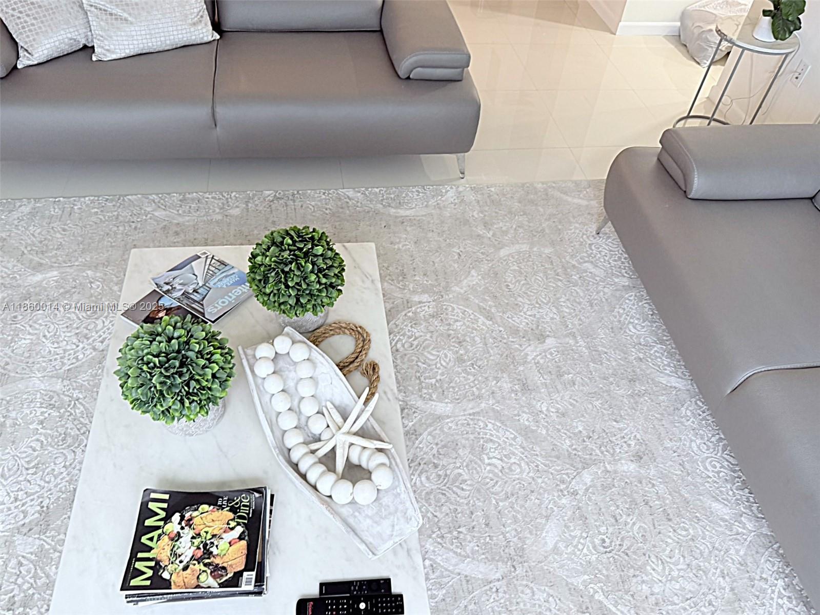 10275 Collins Ave # 606