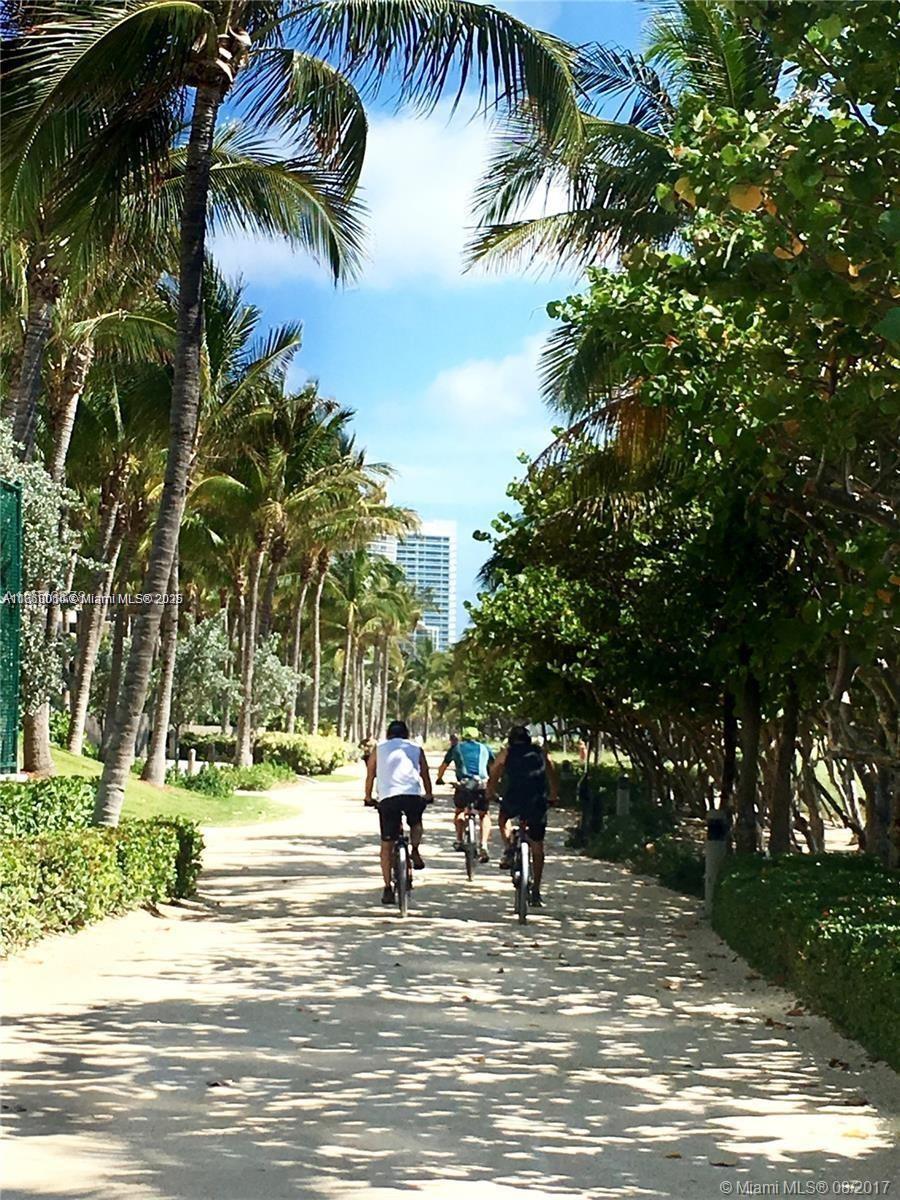 10275 Collins Ave # 606