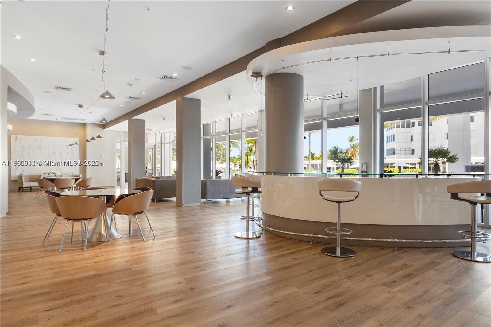 10275 Collins Ave # 606