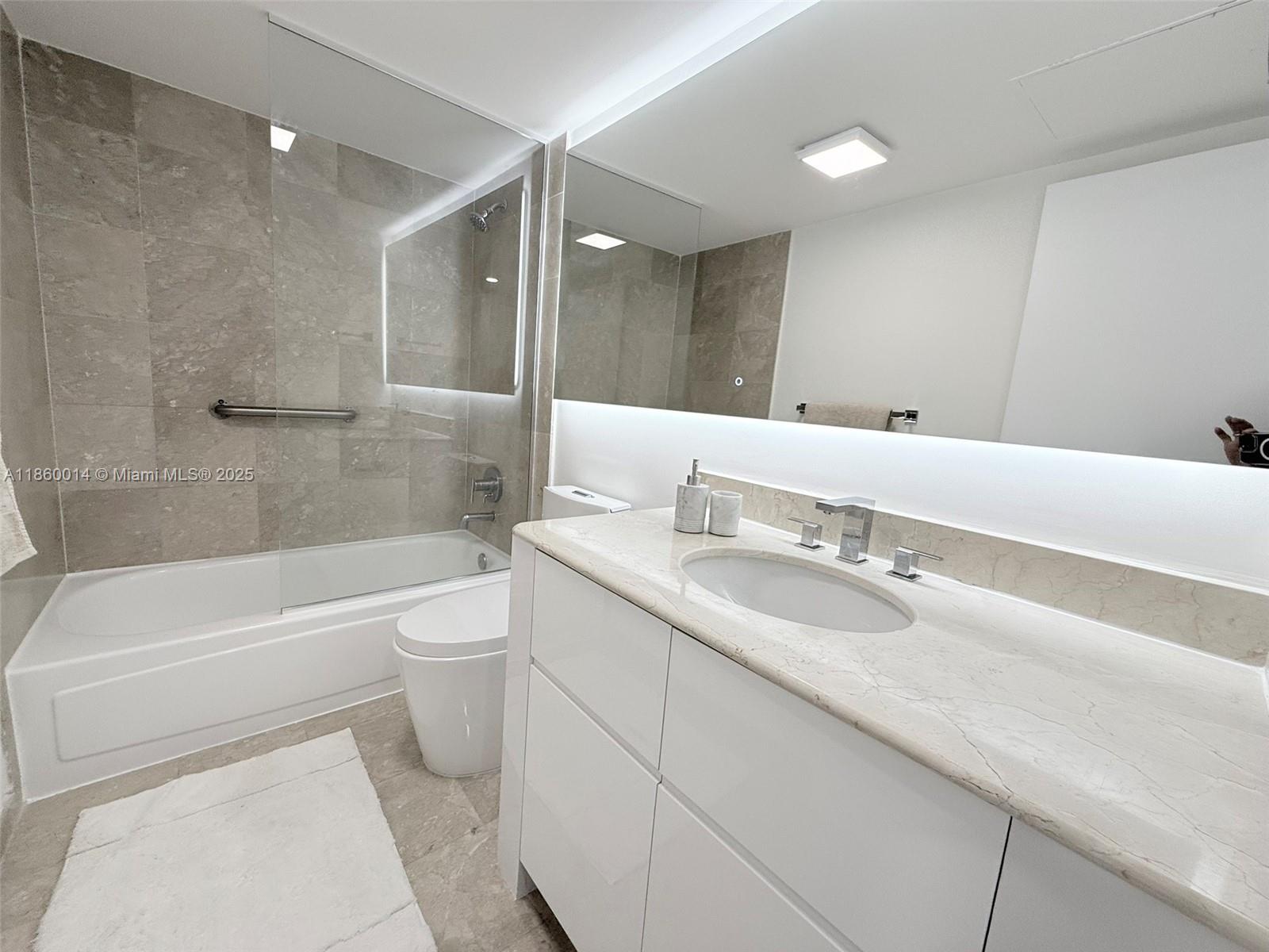 10275 Collins Ave # 606