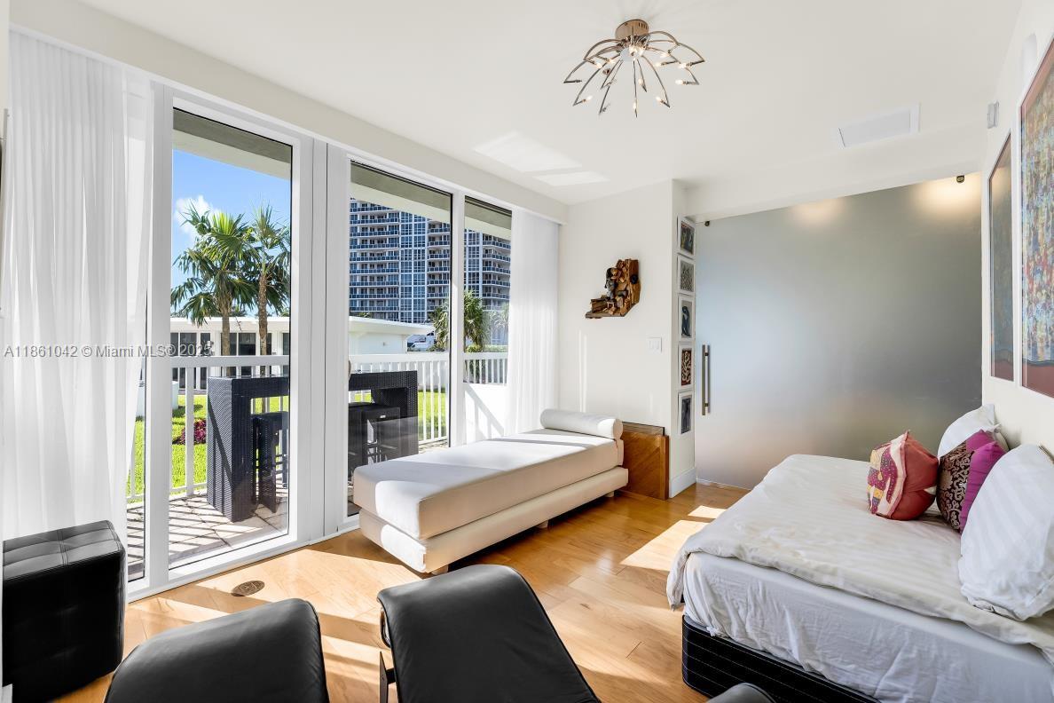 10275 Collins Ave # 102