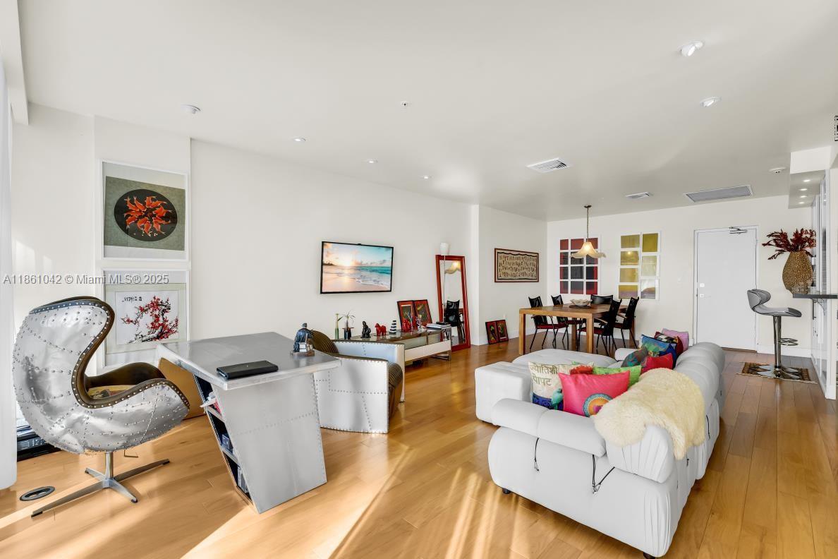 10275 Collins Ave # 102