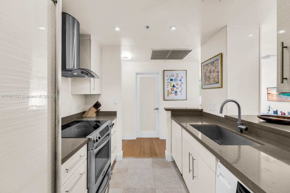 10275 Collins Ave # 102