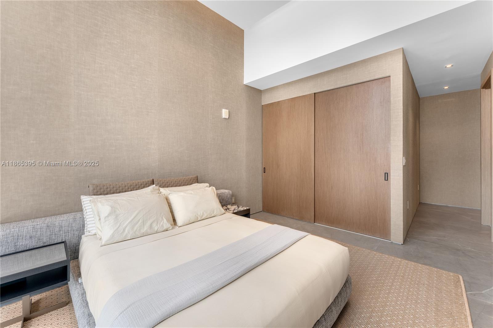 15701 Collins Ave # 4802