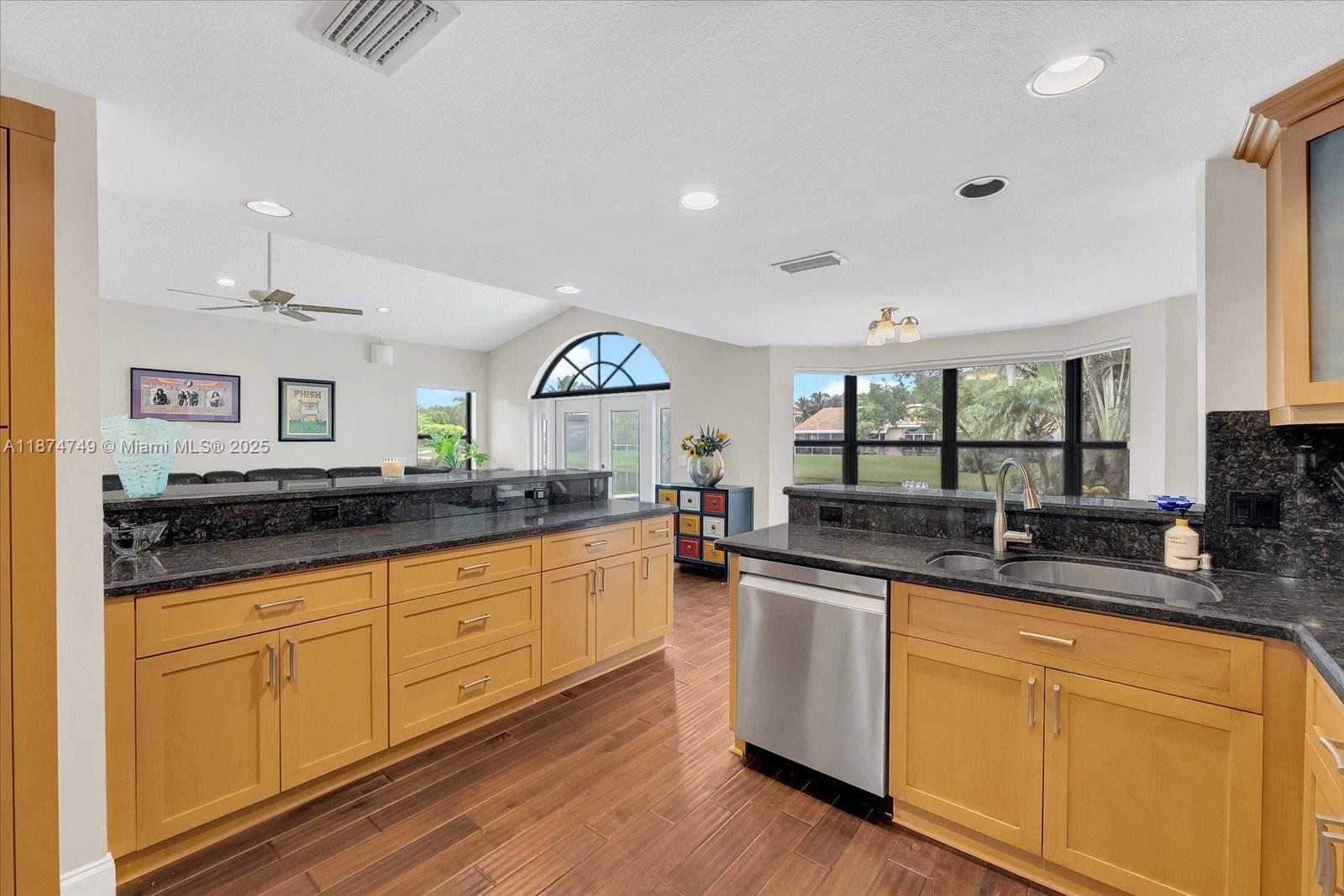 10424 SW 17th Mnr