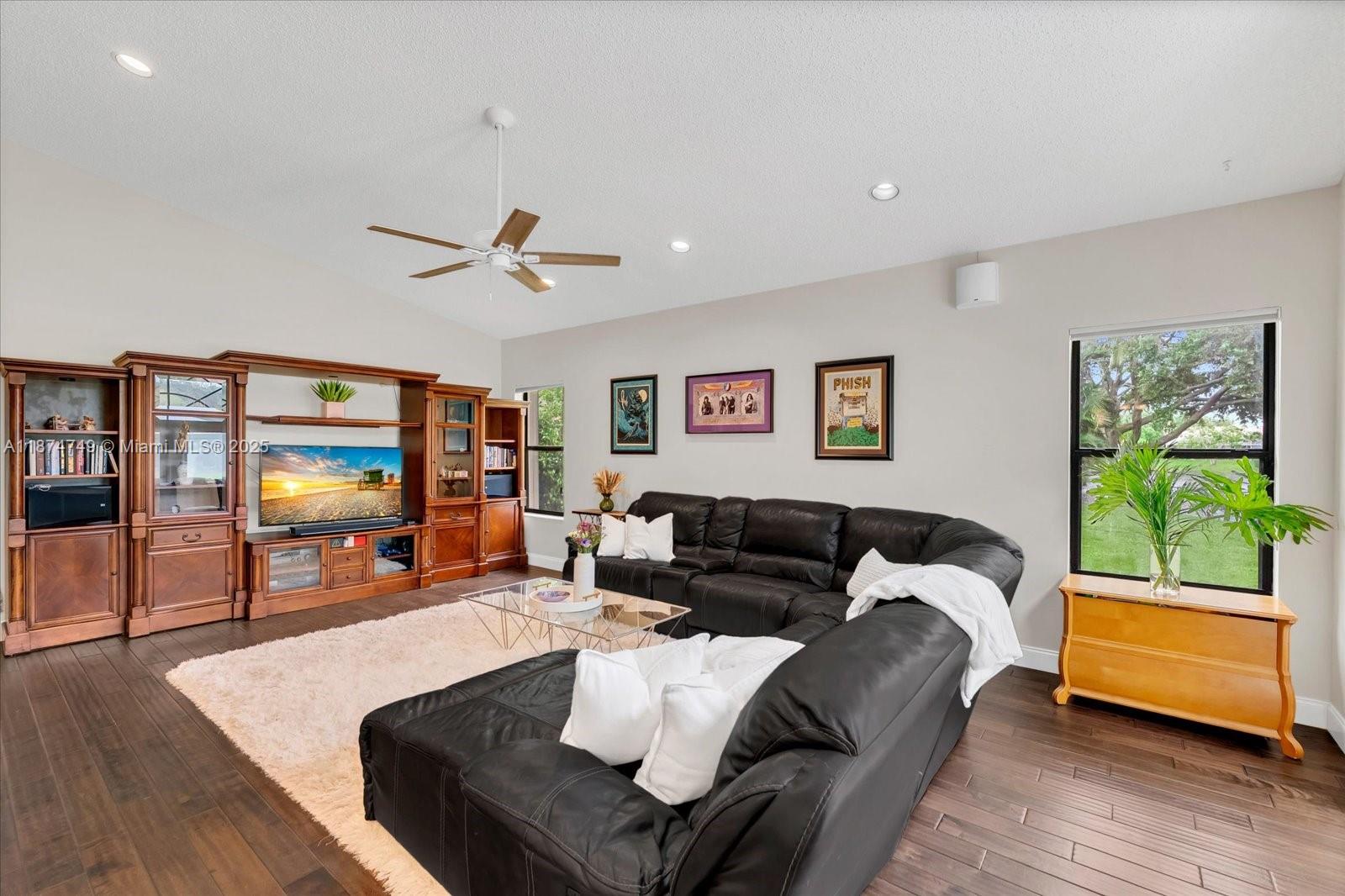 10424 SW 17th Mnr