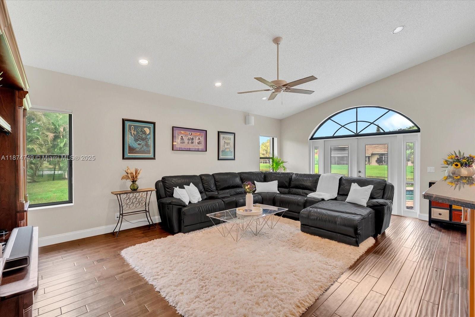 10424 SW 17th Mnr