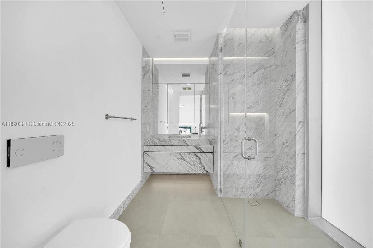 1300 Monad Ter # 10B