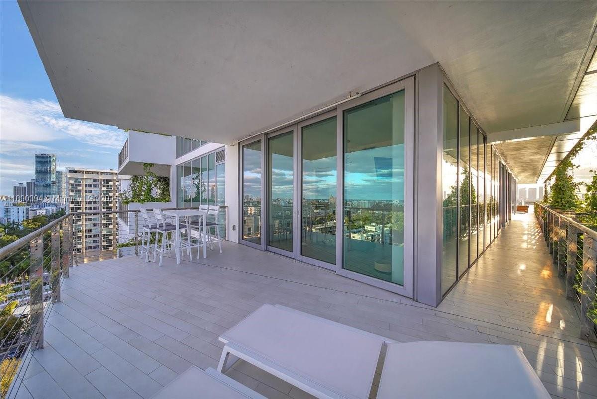 1300 Monad Ter # 10B