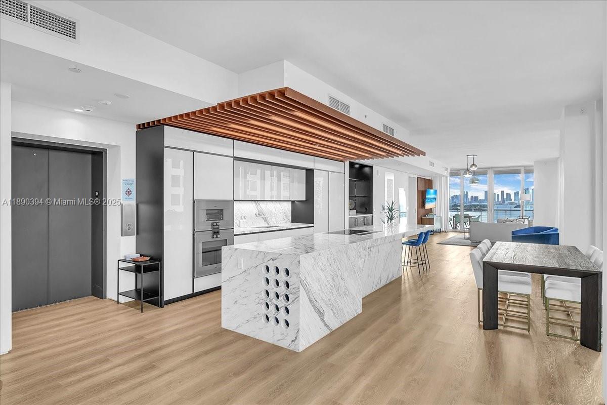 1300 Monad Ter # 10B