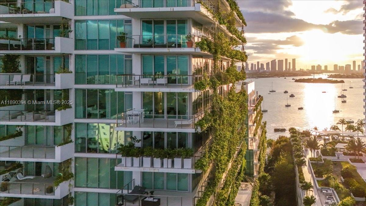 1300 Monad Ter # 10B