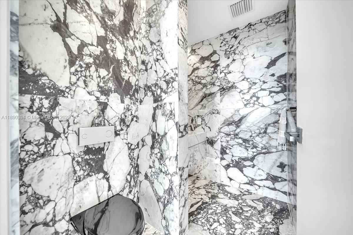 1300 Monad Ter # 10B