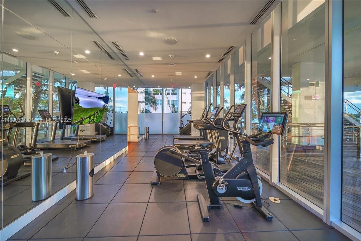 1300 Monad Ter # 10B