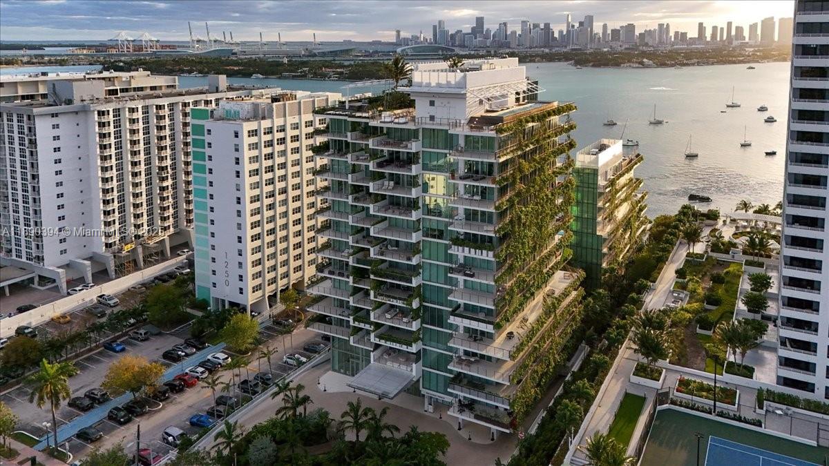 1300 Monad Ter # 10B