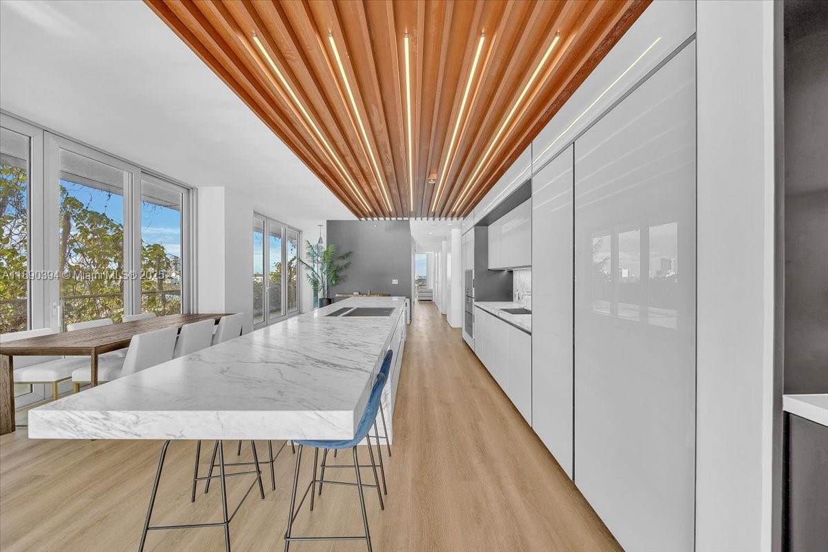 1300 Monad Ter # 10B