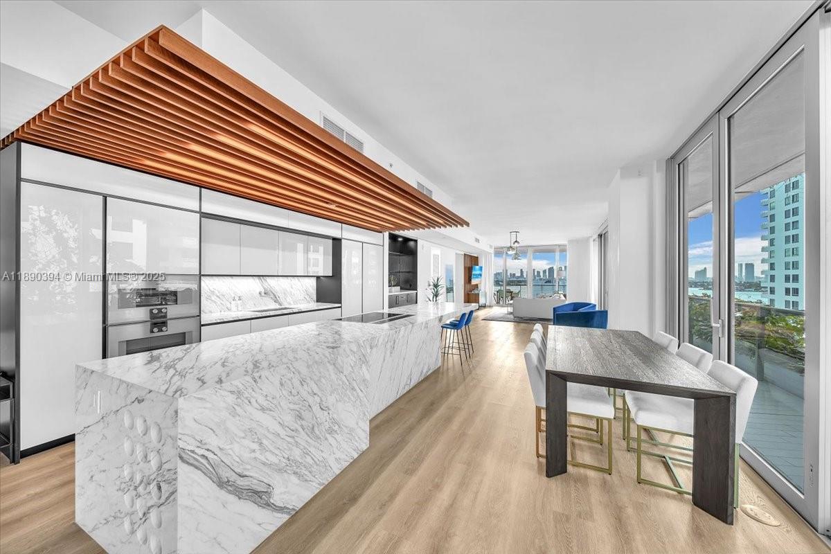 1300 Monad Ter # 10B