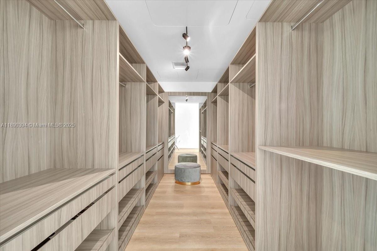 1300 Monad Ter # 10B