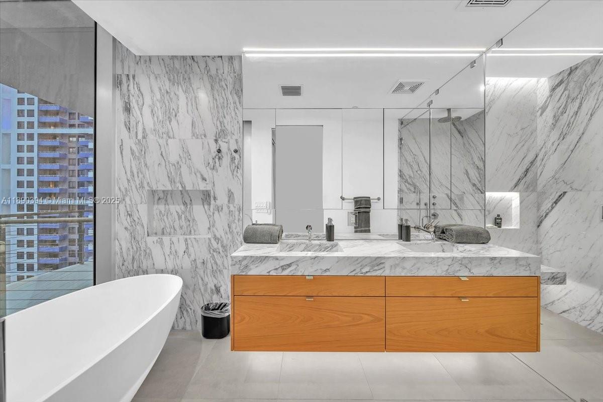 1300 Monad Ter # 10B