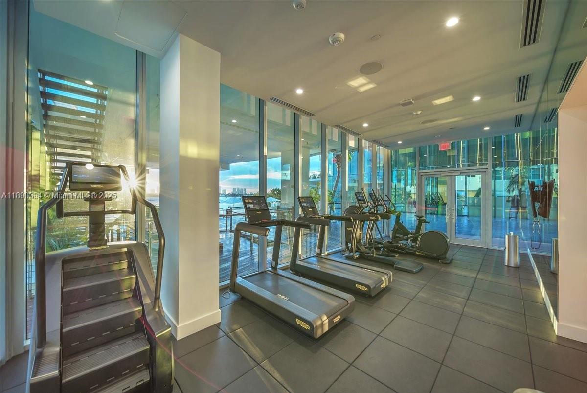 1300 Monad Ter # 10B