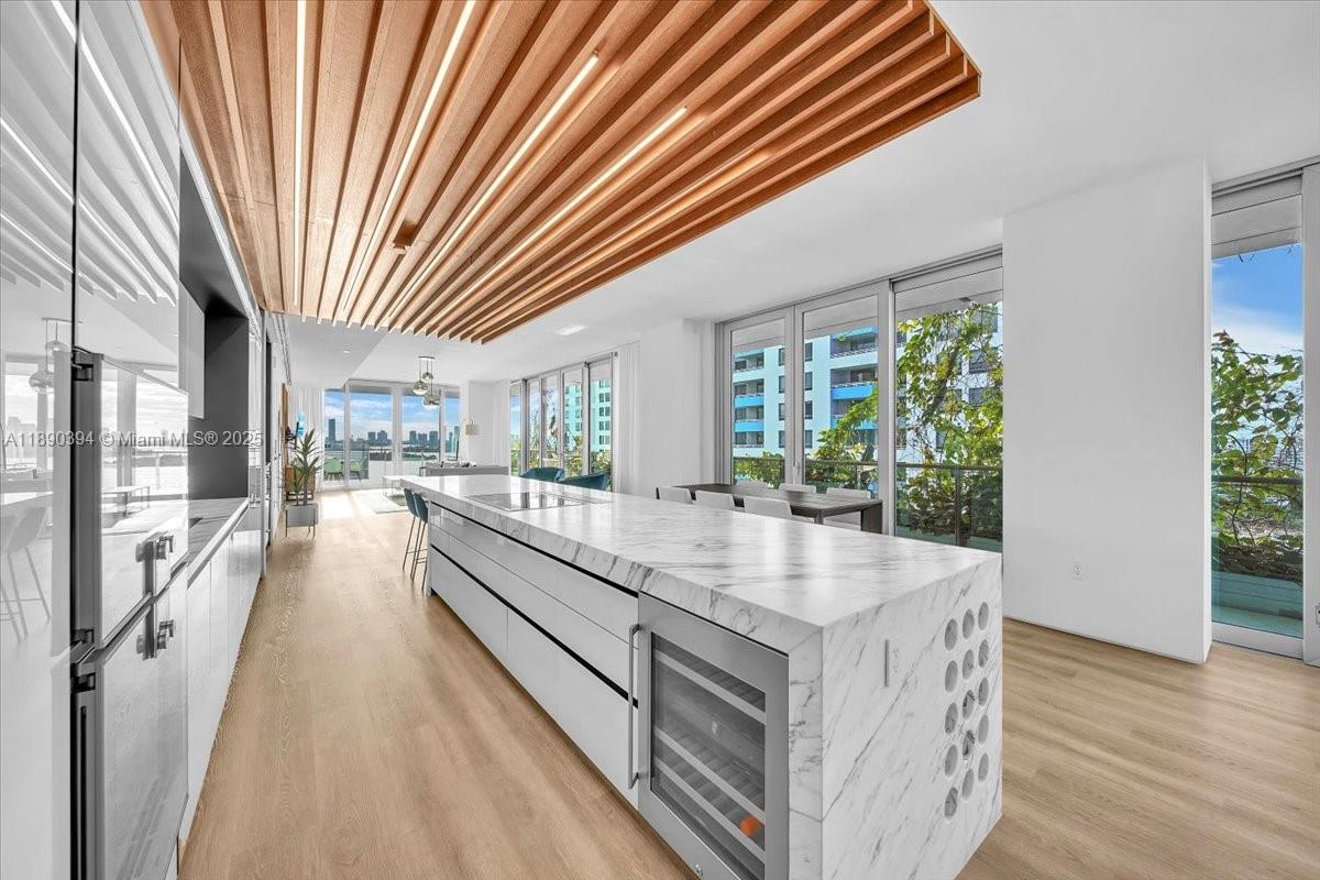 1300 Monad Ter # 10B