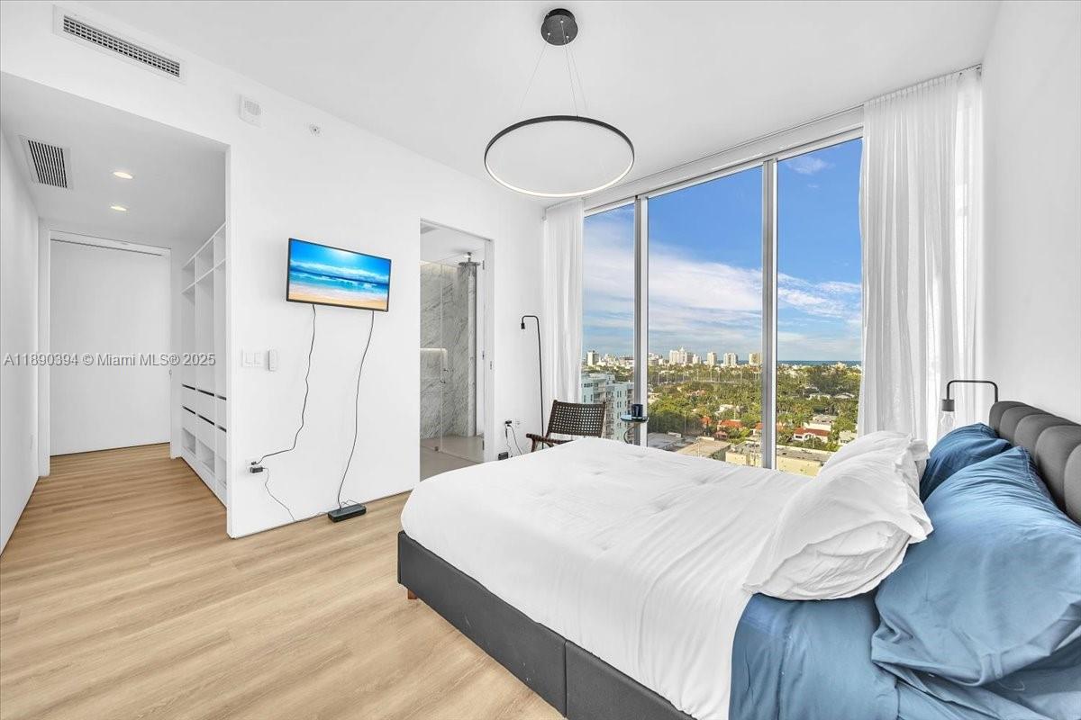 1300 Monad Ter # 10B