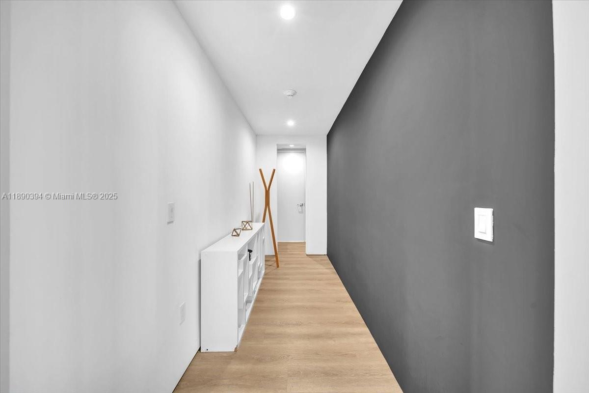 1300 Monad Ter # 10B