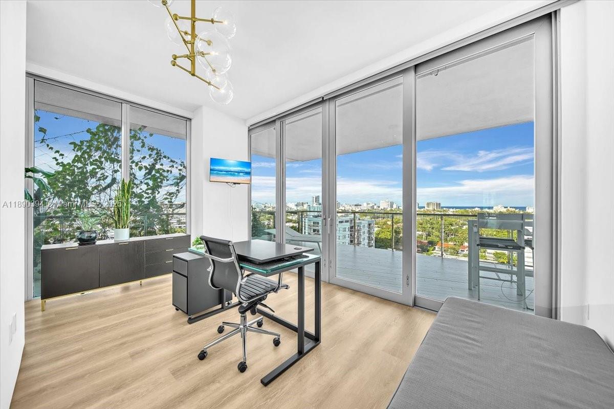 1300 Monad Ter # 10B