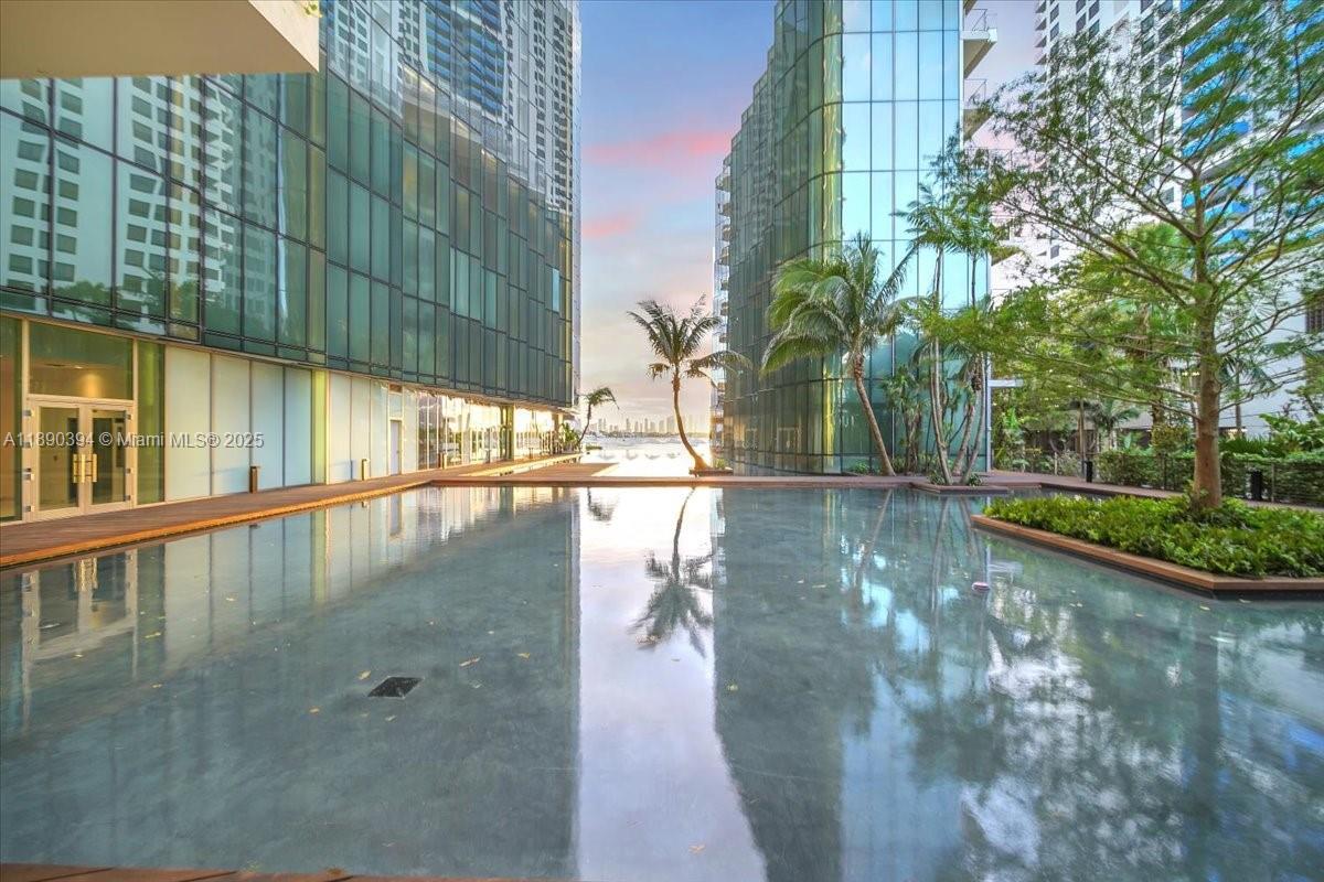 1300 Monad Ter # 10B