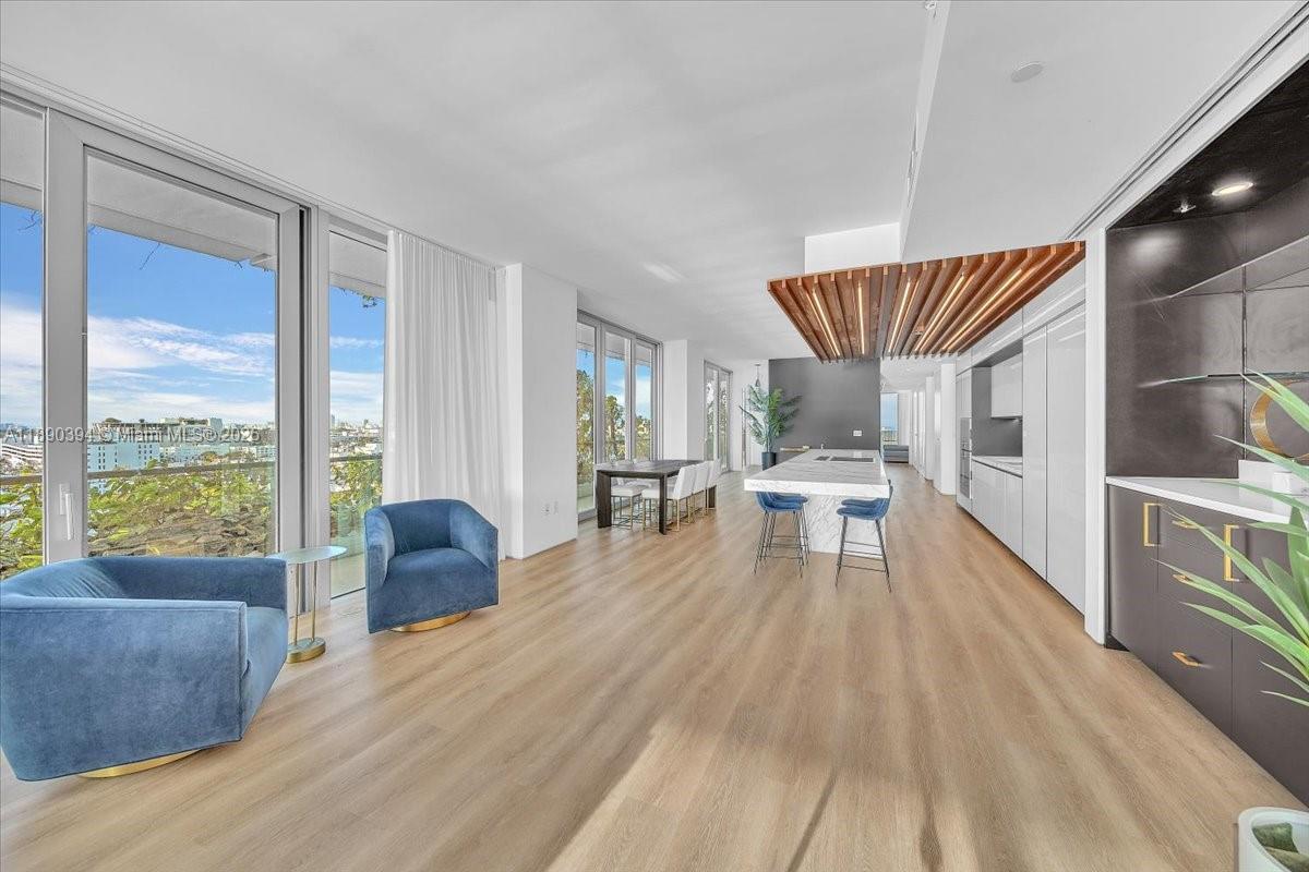 1300 Monad Ter # 10B